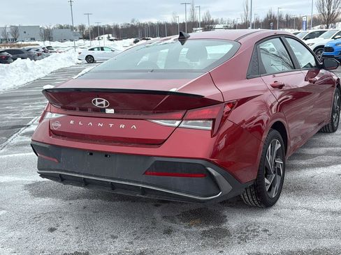 Used 2025 Hyundai Elantra Sport FWD image 6
