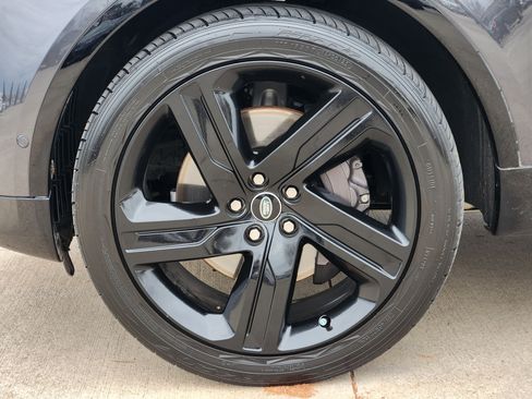 Used 2022 Land Rover Discovery HSE R-Dynamic image 14