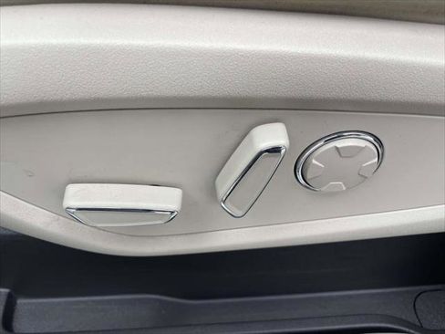 Used 2019 Lincoln MKC Select w/ Select Plus Package image 14