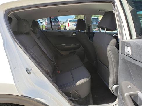 Used 2020 Kia Sportage LX image 16