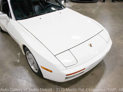 Used 1988 Porsche 944 Turbo image 13