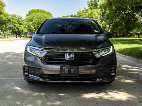 Used 2023 Honda Odyssey Touring image 3