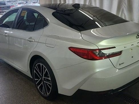 Used 2025 Toyota Camry XLE w/ Premium Plus Package image 2