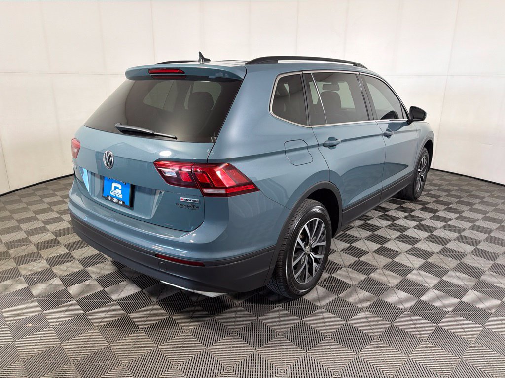 Used 2019 Volkswagen Tiguan SE w/ Panoramic Sunroof Package AWD/4WD image 7