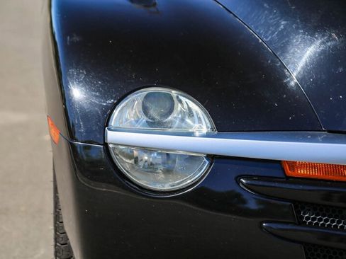 Used 2005 Chevrolet SSR w/ Preferred Equipment Group image 11