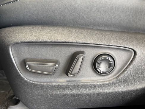 New 2026 Toyota Highlander Limited AWD/4WD image 18