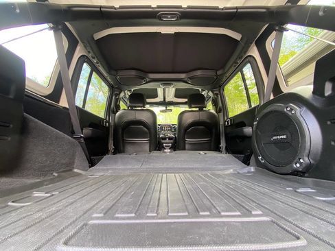 Used 2021 Jeep Wrangler Unlimited Sahara image 24