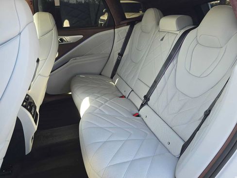 Used 2025 BMW XM AWD/4WD image 18