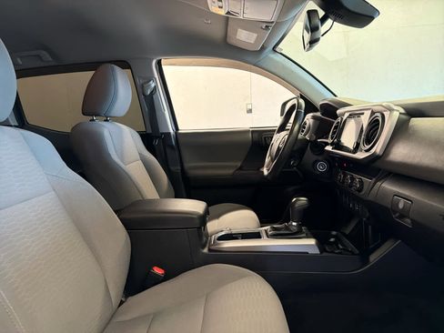 Used 2019 Toyota Tacoma SR5 image 22