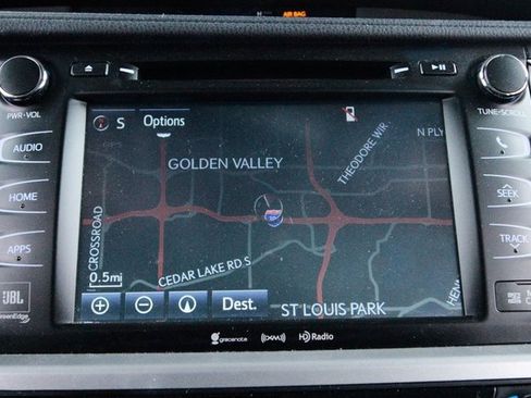 Used 2017 Toyota Highlander Limited image 16