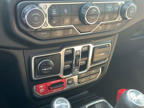 Used 2018 Jeep Wrangler Unlimited Rubicon image 23