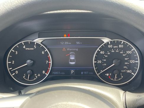 Used 2024 Nissan Altima 2.5 SV FWD image 27