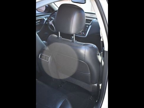 Used 2016 Nissan Altima 2.5 SL w/ 2.5 Technology Package FWD image 38