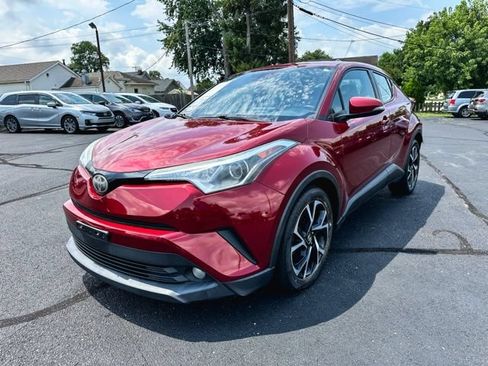 Used 2018 Toyota C-HR XLE FWD image 3