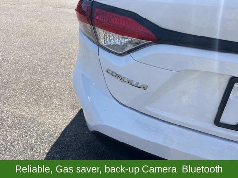 Used 2025 Toyota Corolla LE FWD image 5