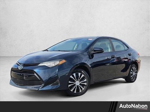 Used 2018 Toyota Corolla LE image 1