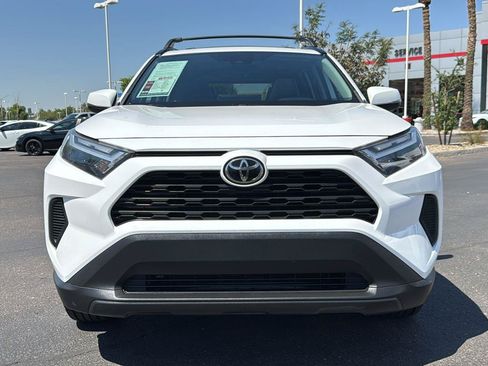 Used 2022 Toyota RAV4 XLE w/ Convenience Package AWD/4WD image 2
