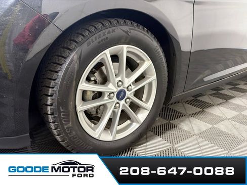 Used 2015 Ford Focus SE FWD image 22