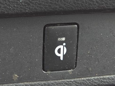 Used 2017 Toyota Tacoma TRD Sport image 12