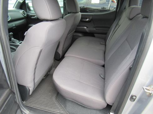 Used 2019 Toyota Tacoma TRD Sport RWD image 30