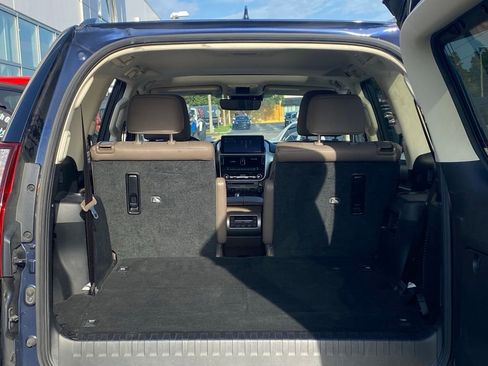 Used 2022 Lexus GX 460 Luxury w/ Sport Design Package AWD/4WD image 29