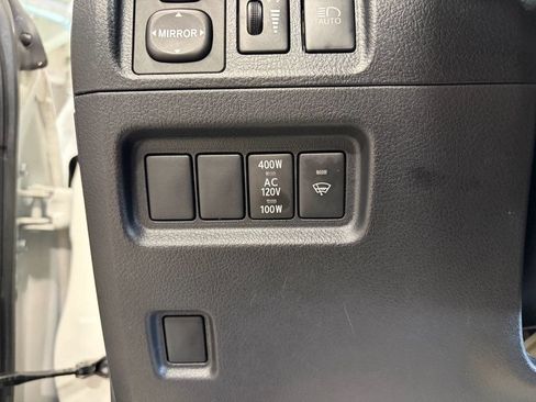 Used 2022 Toyota 4Runner SR5 Premium w/ Moonroof Package AWD/4WD image 18