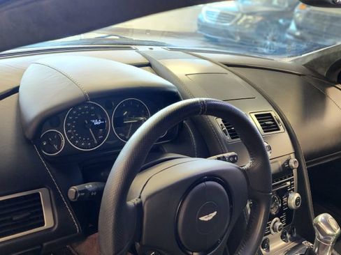 Used 2009 Aston Martin DBS Coupe RWD image 32