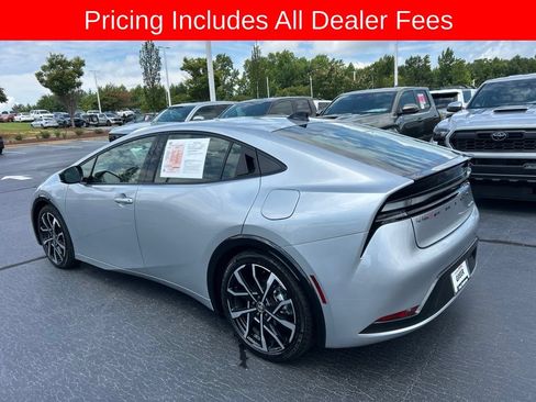 Used 2026 Toyota Prius Plug-In Hybrid FWD image 16