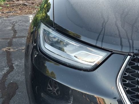 Used 2024 Chrysler Pacifica Limited FWD image 5