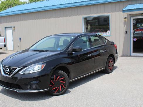 Used 2016 Nissan Sentra S FWD image 1