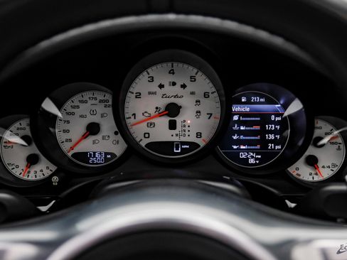 Used 2015 Porsche 911 Turbo image 73