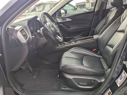 Used 2018 MAZDA MAZDA3 Touring image 25