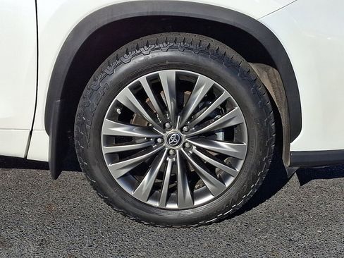 Used 2020 Toyota Highlander Platinum image 8