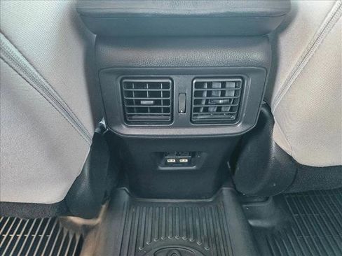 Used 2021 Toyota RAV4 XLE w/ Convenience Package AWD/4WD image 17