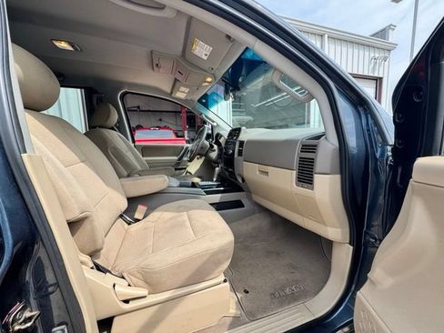 Used 2013 Nissan Titan SV w/ SV Premium Utility Pkg RWD image 16