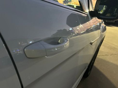 Used 2021 Volkswagen Atlas Cross Sport SE w/ Panoramic Sunroof Package image 28