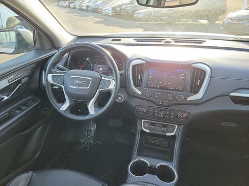 Used 2023 GMC Terrain SLT image 9
