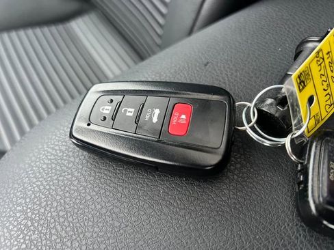 Used 2024 Toyota Camry SE w/ Audio Upgrade Package image 30