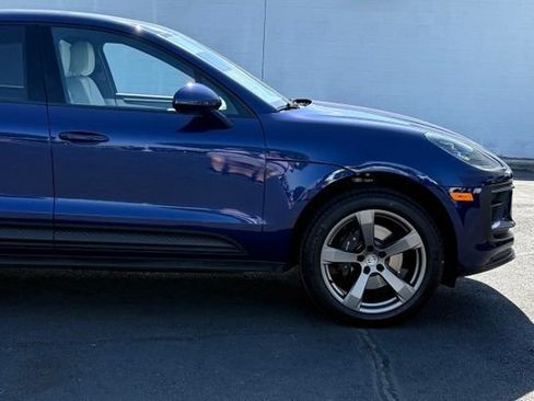 Used 2025 Porsche Macan AWD/4WD image 8