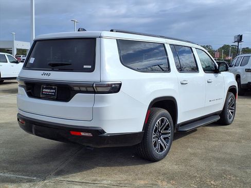 New 2026 Jeep Grand Wagoneer L 2WD image 4