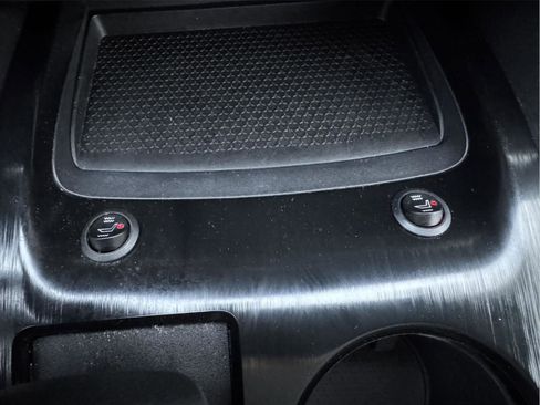 Used 2023 Nissan Rogue SV image 24