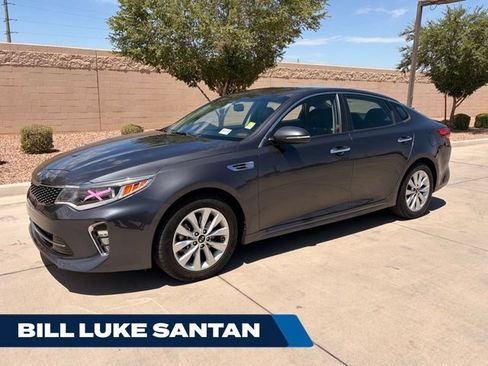 Used 2018 Kia Optima S FWD image 1