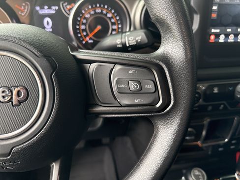 Used 2022 Jeep Wrangler Unlimited Sport AWD/4WD image 19