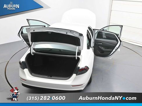 Used 2023 Honda Accord LX image 43