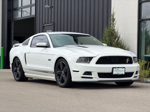 Used 2013 Ford Mustang GT Premium image 4