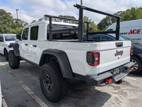 Used 2025 Jeep Gladiator Mojave w/ Convenience Group AWD/4WD image 4
