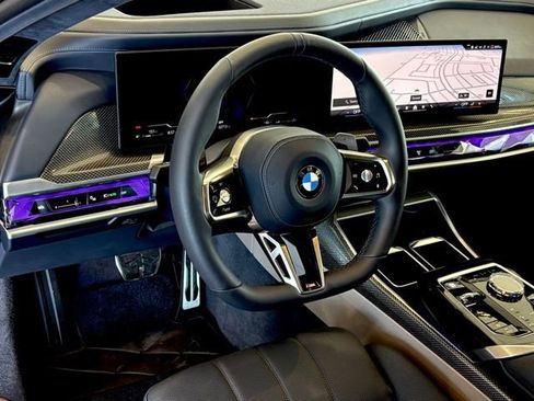 Used 2025 BMW 760i xDrive w/ Executive Package image 16