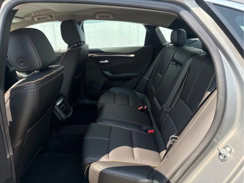 Used 2017 Chevrolet Impala Premier FWD image 32
