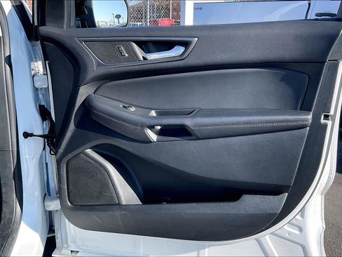 Used 2024 Ford Edge SE w/ Black Appearance Package image 21