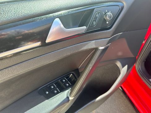 Used 2019 Volkswagen Golf R 4-Door AWD/4WD image 19